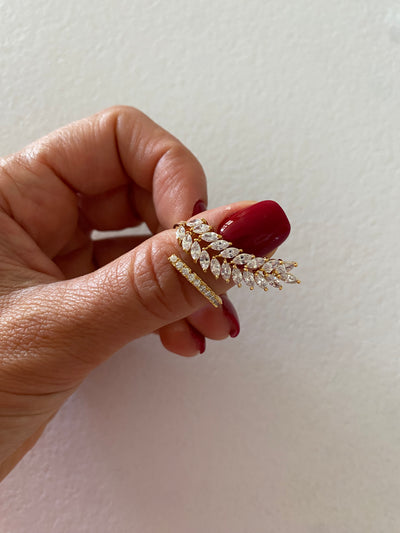 Crystal gold ring